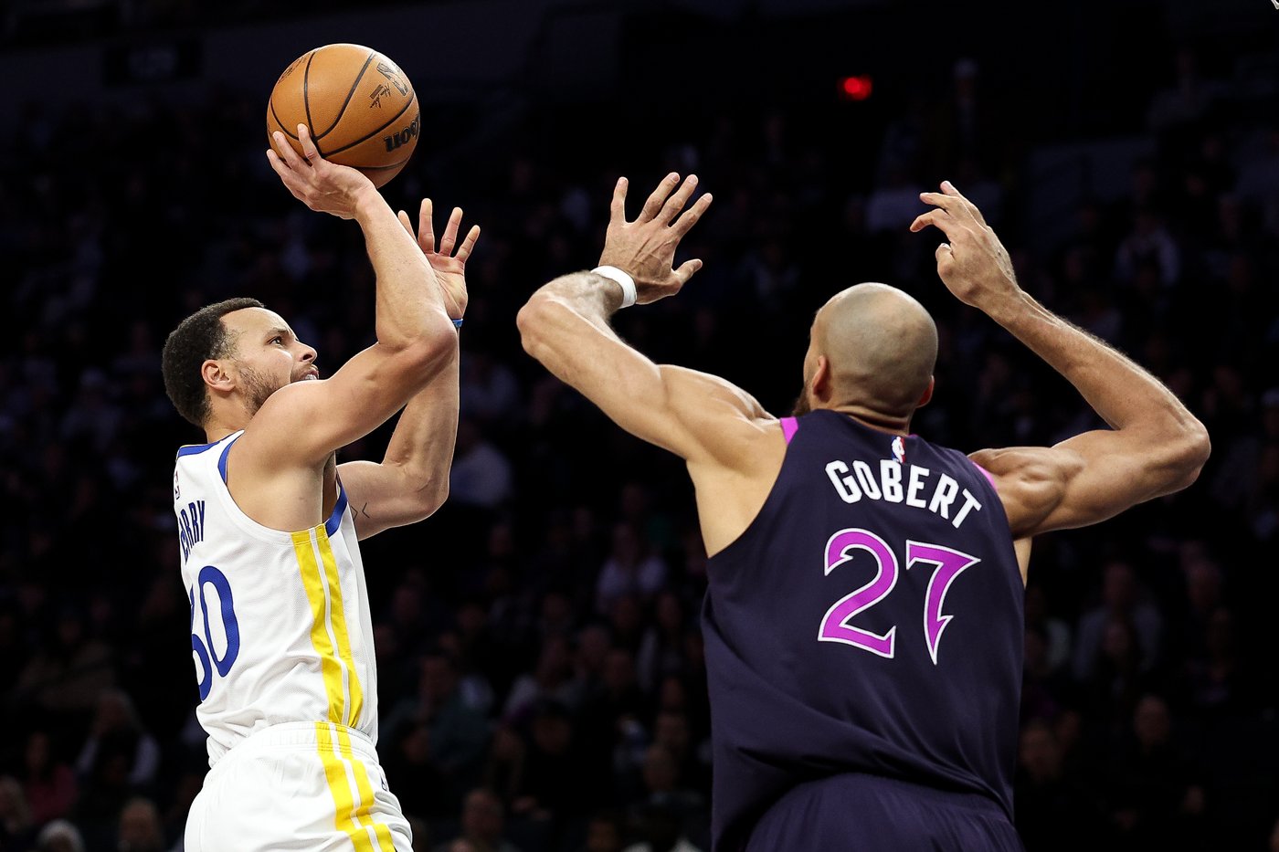 Curry scores 26 points, Warriors hand Timberwolves their 5th straight loss | iNFOnews.ca
