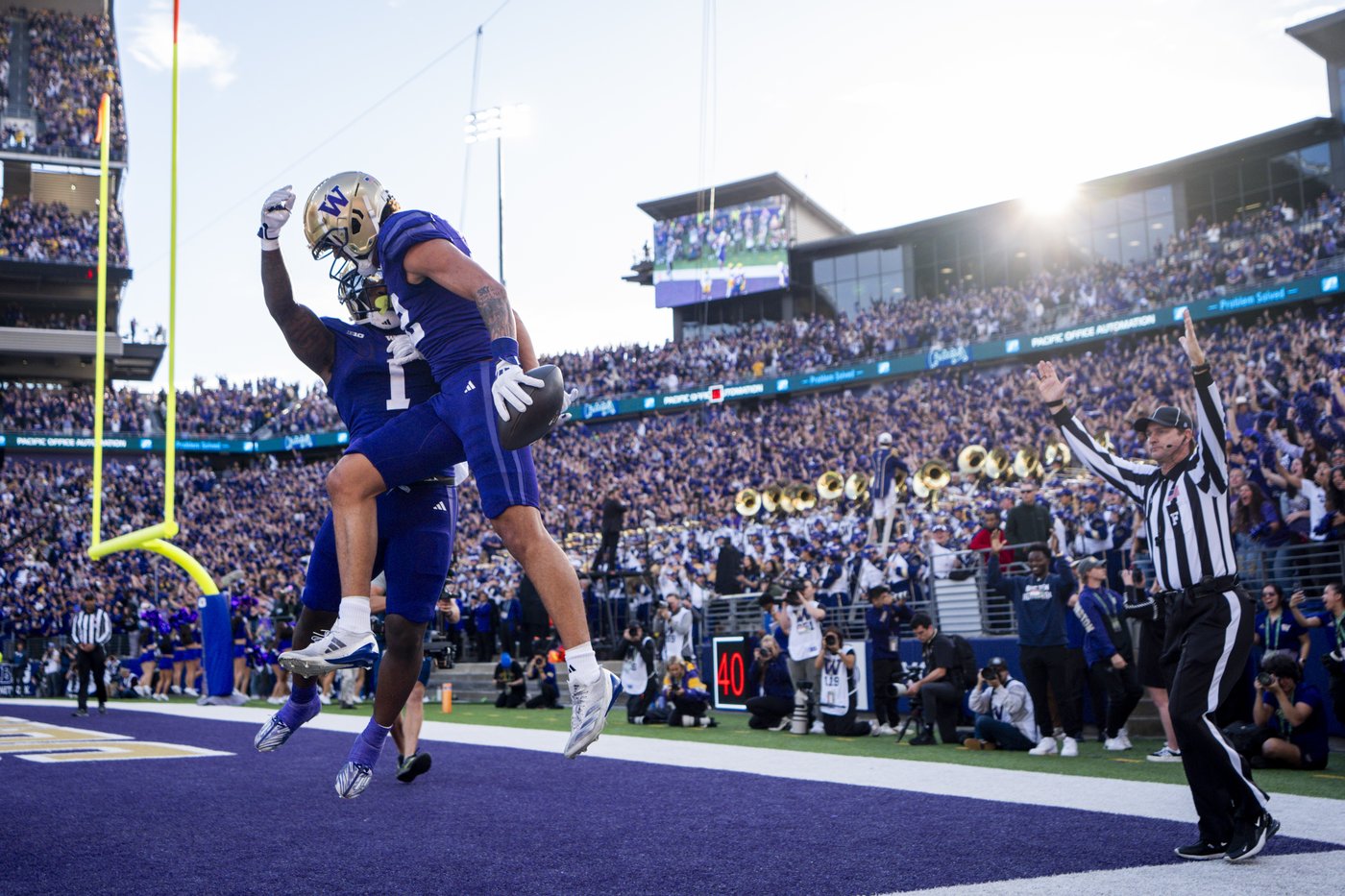 Washington pulls away in 4th quarter to beat No. 10 Michigan 27-17 in title game rematch | iNFOnews.ca