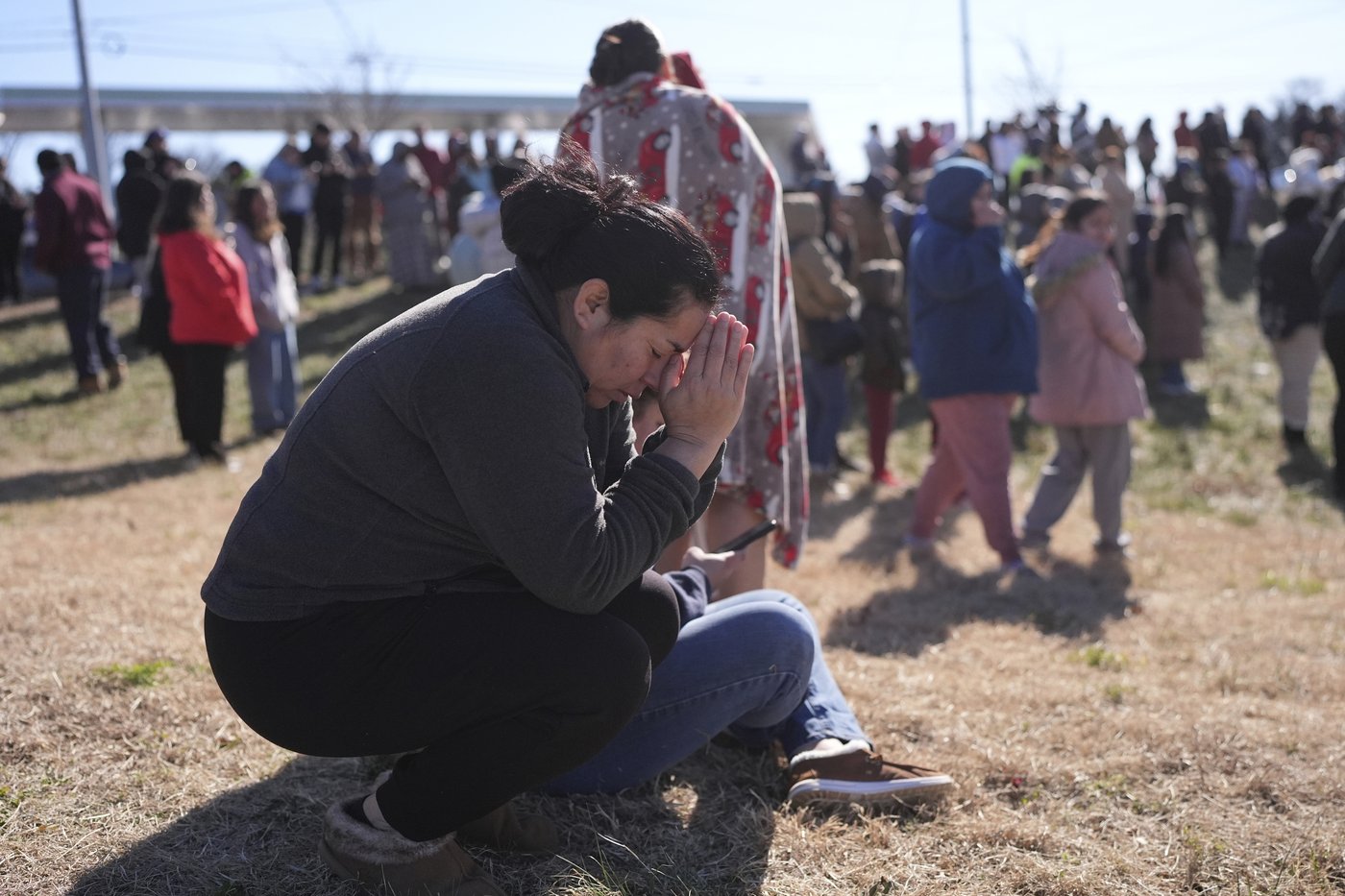 Nashville school shooter who killed 1 student and himself had brandished a box cutter at school | iNFOnews.ca Nashville school shooter who killed 1 student and himself had brandished a box cutter at school | iNFOnews.ca