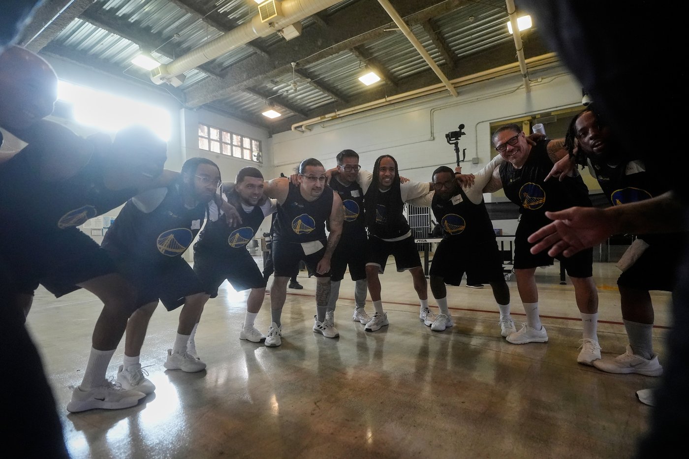 Golden State Warriors help transform lives of incarcerated men through coaching program | iNFOnews.ca