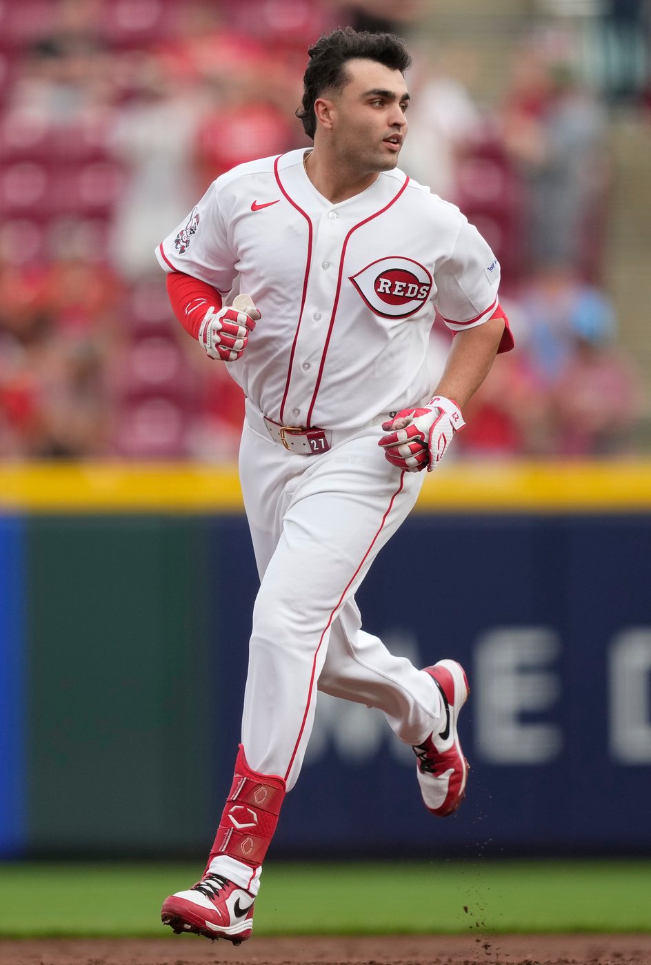 Sal Stewart hits a pair of 3-run homers and has career-high 6 RBIs as Reds beat Giants 8-3 | iNFOnews.ca