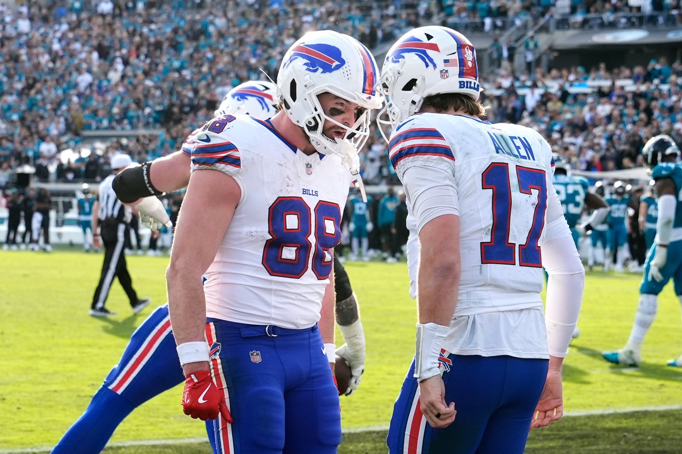 Josh Allen gets a lift in helping lead Bills to wild-card playoff win over Jaguars | iNFOnews.ca Josh Allen gets a lift in helping lead Bills to wild-card playoff win over Jaguars | iNFOnews.ca