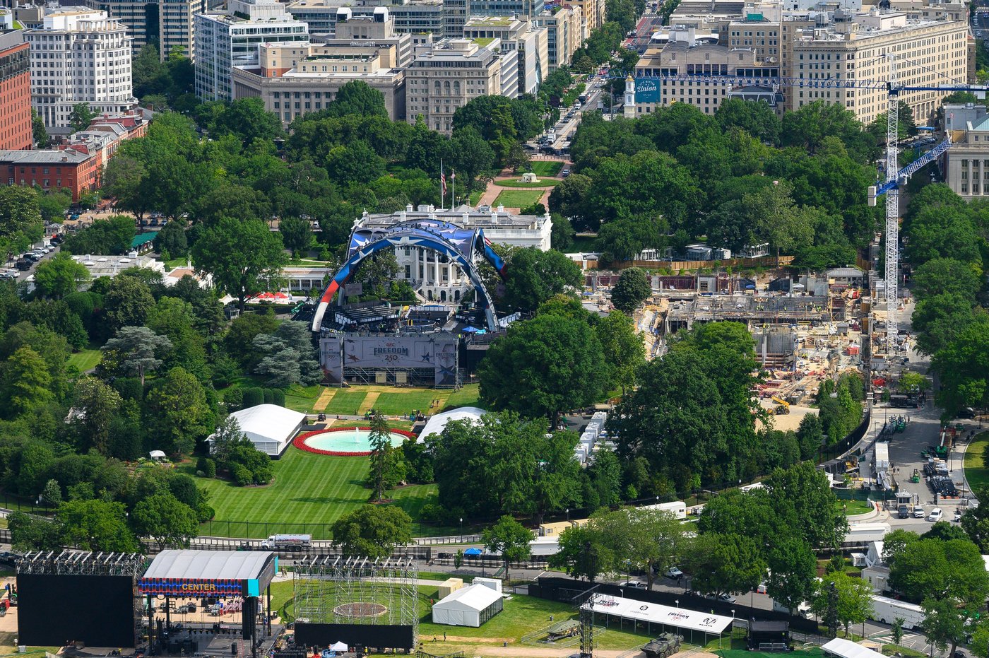 Democrats say money from Trump's tax cuts bill is paying for White House ballroom project | iNFOnews.ca
