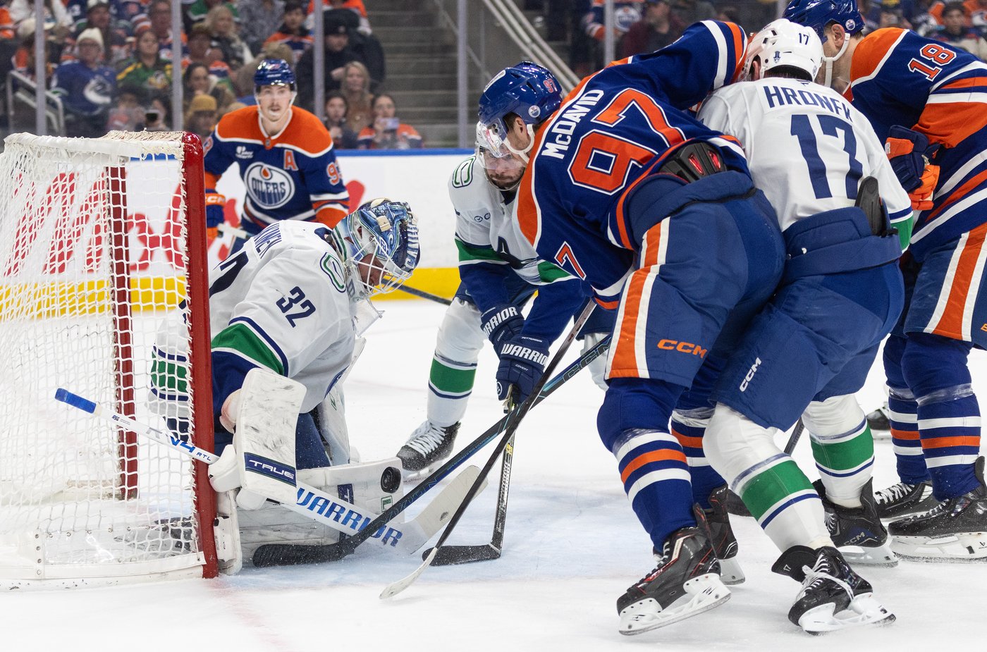 Savoie, McDavid lead playoff-bound Oilers to clutch 6-1 win over Canucks | iNFOnews.ca Savoie, McDavid lead playoff-bound Oilers to clutch 6-1 win over Canucks | iNFOnews.ca