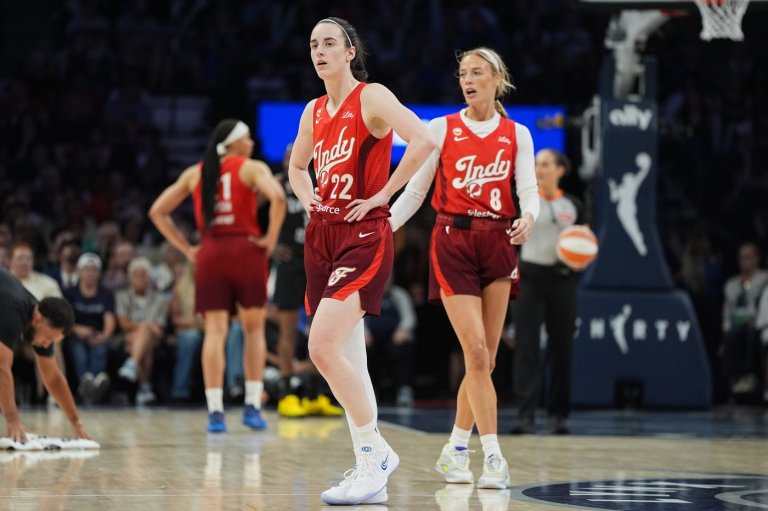 Gray hits buzzer-beating 3s after Clark's mistakes to lift Aces past Fever 86-84 in OT | iNFOnews.ca