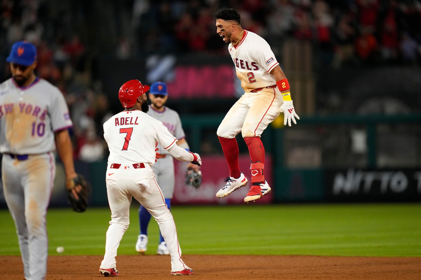 Oswald Peraza's two-out RBI single in 10th inning lifts Angels to 4-3 win over Mets | iNFOnews.ca