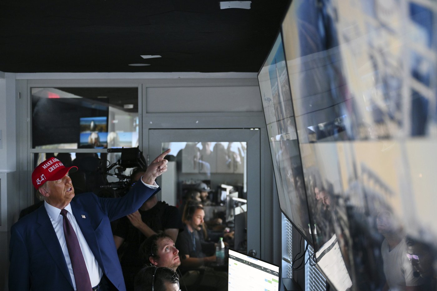 SpaceX launches giant Starship rocket, but aborts attempt to catch booster with mechanical arms | iNFOnews.ca