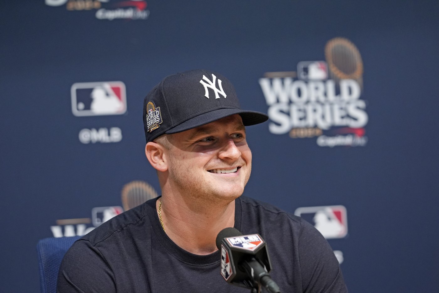 Yankees take flight with pitcher Clarke Schmidt's father piloting team charters | iNFOnews.ca