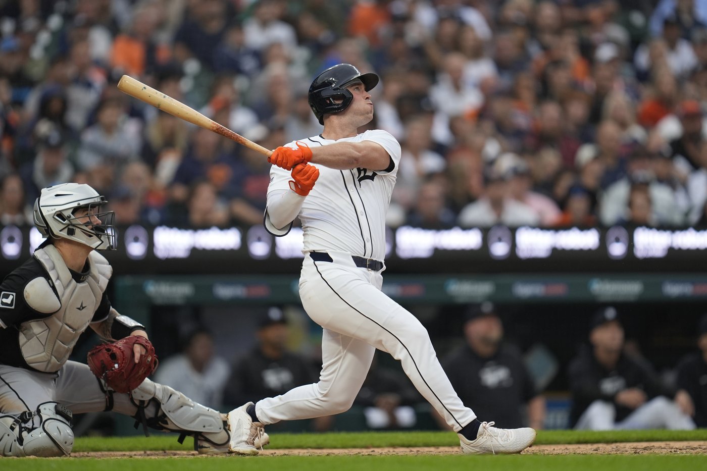 White Sox wrap up record-breaking losing season with 9-5 win over playoff-bound Tigers | iNFOnews.ca