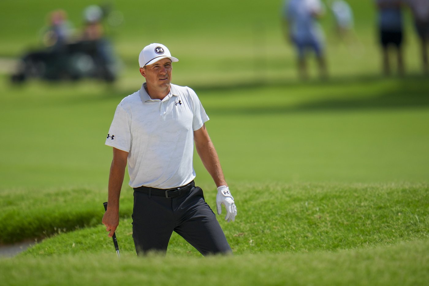 Jordan Spieth ignores caddie's smart advice and makes birdie from rough at Memorial | iNFOnews.ca
