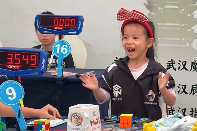 6-year-old Chinese girl sets women’s Rubik’s Cube speed record | iNFOnews.ca