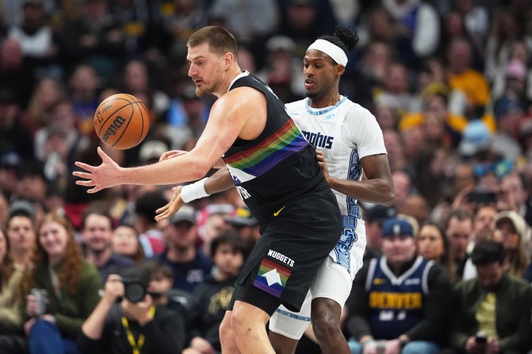 All-Stars Jokic and Murray lead Nuggets past scrappy Grizzlies 122-116 | iNFOnews.ca