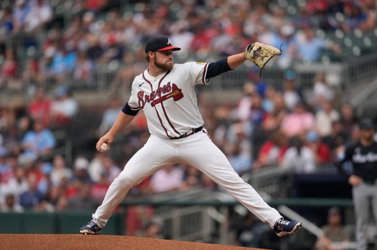 Elder leads the 1st-place Braves to their 7th win in a row, 4-1 over the Marlins | iNFOnews.ca