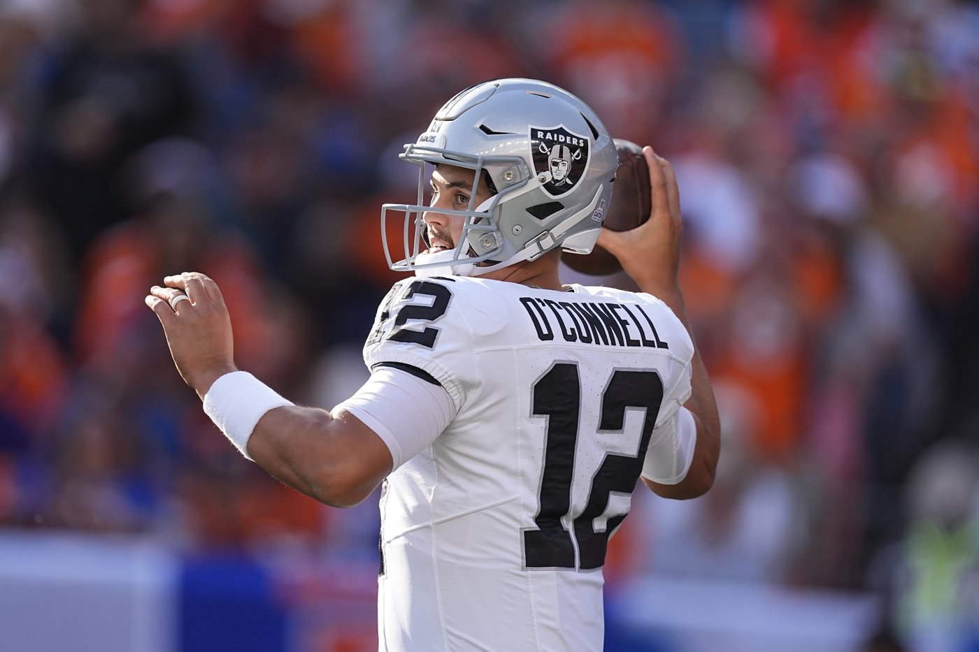 Raiders see 8-game win streak vs. Broncos end in 34-18 loss amid penalties, turnovers and drama | iNFOnews.ca Raiders see 8-game win streak vs. Broncos end in 34-18 loss amid penalties, turnovers and drama | iNFOnews.ca