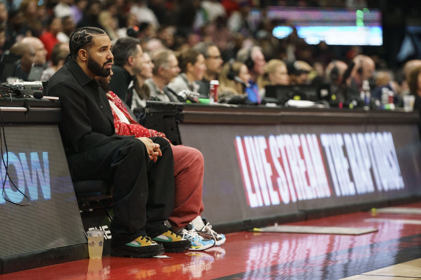 Cavaliers poke fun at Drake as they eliminate Raptors in Game 7 | iNFOnews.ca Cavaliers poke fun at Drake as they eliminate Raptors in Game 7 | iNFOnews.ca