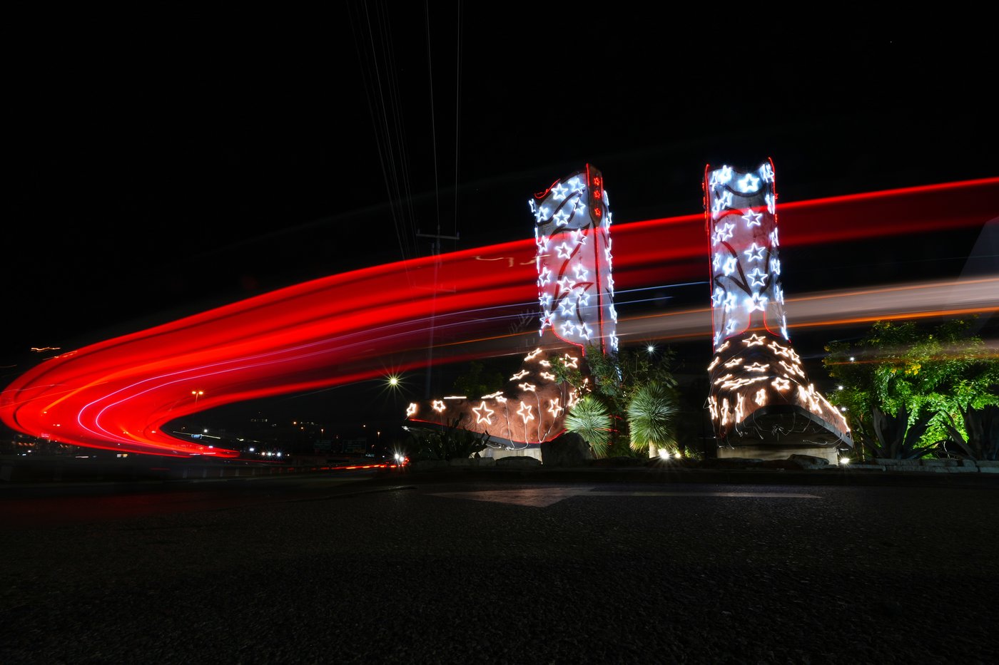 Photos show a world aglow with holiday lights | iNFOnews.ca