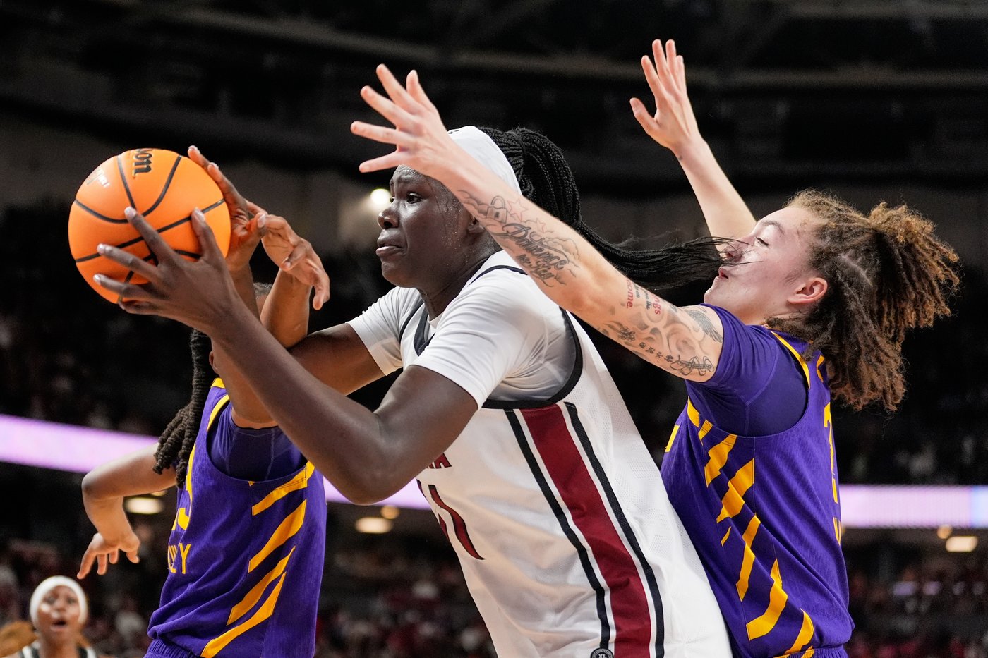 No. 3 South Carolina beats No. 6 LSU 83-77 to reach the SEC Tournament title game | iNFOnews.ca No. 3 South Carolina beats No. 6 LSU 83-77 to reach the SEC Tournament title game | iNFOnews.ca