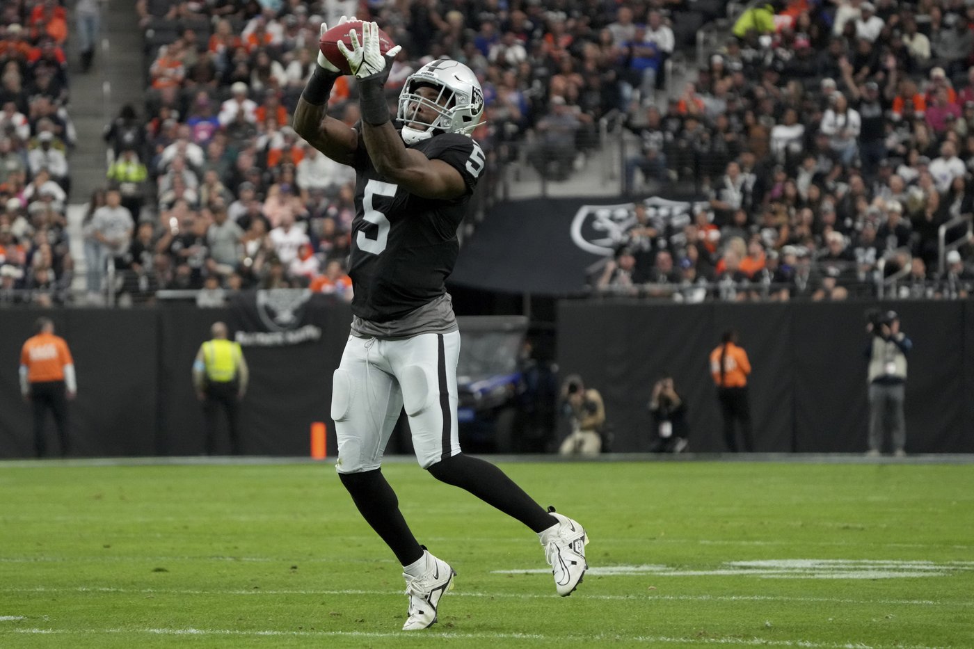 Bo Nix sets Broncos rookie TD record as Denver beats reeling Raiders 29-19 | iNFOnews.ca Bo Nix sets Broncos rookie TD record as Denver beats reeling Raiders 29-19 | iNFOnews.ca