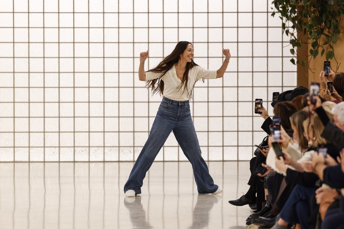 Kamali's sophomore show for Chloé in Paris dazzled with lightness | iNFOnews.ca