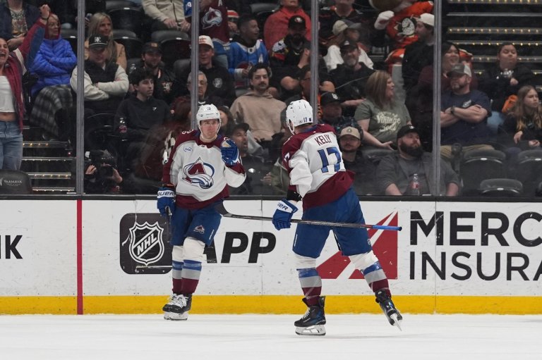 NHL-leading Avalanche win 5-4 in shootout to end Stars' franchise-record 10-game winning streak | iNFOnews.ca