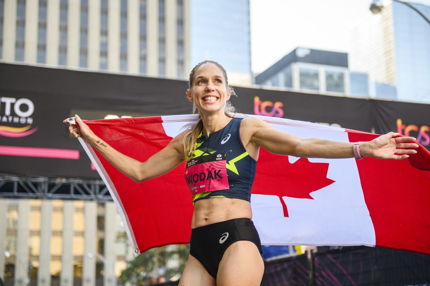 Justin Kent and Natasha Wodak top Canadians at TCS Toronto Waterfront Marathon | iNFOnews.ca