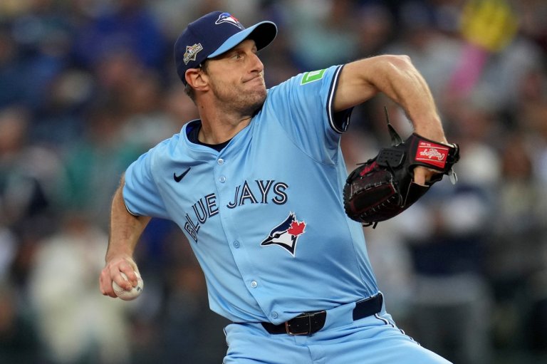 Scherzer turns back the clock and Blue Jays beat Mariners 8-2 in Game 4 to even ALCS | iNFOnews.ca