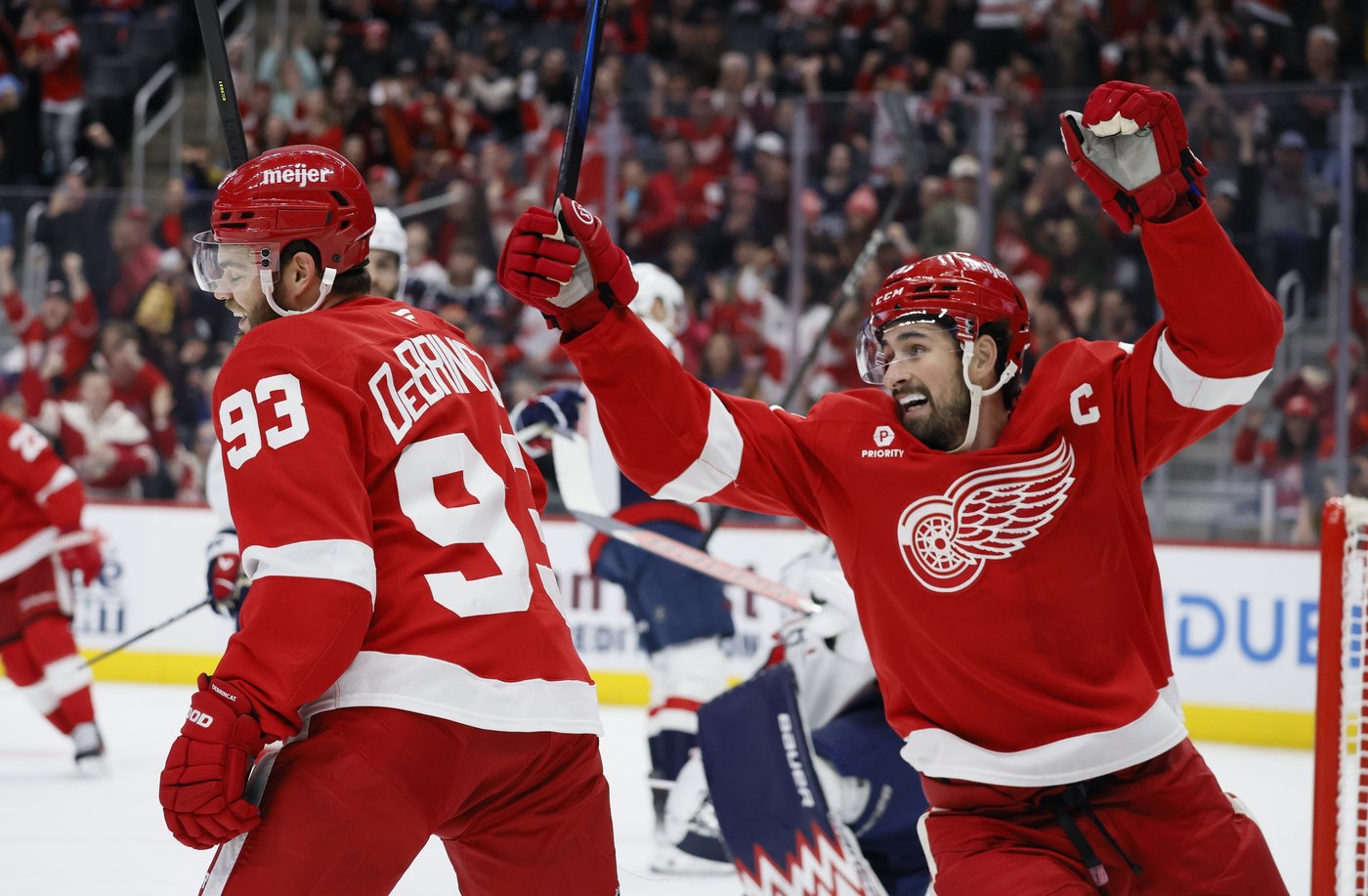 Kane reaches 1,300 points, Red Wings halt four-game slide with 4-2 win over Capitals | iNFOnews.ca