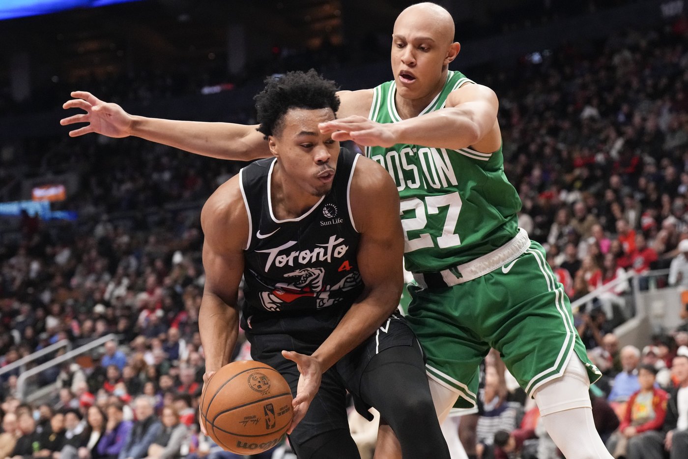 Brown scores 30, Celtics hold off Raptors comeback attempt in 121-113 win | iNFOnews.ca Brown scores 30, Celtics hold off Raptors comeback attempt in 121-113 win | iNFOnews.ca