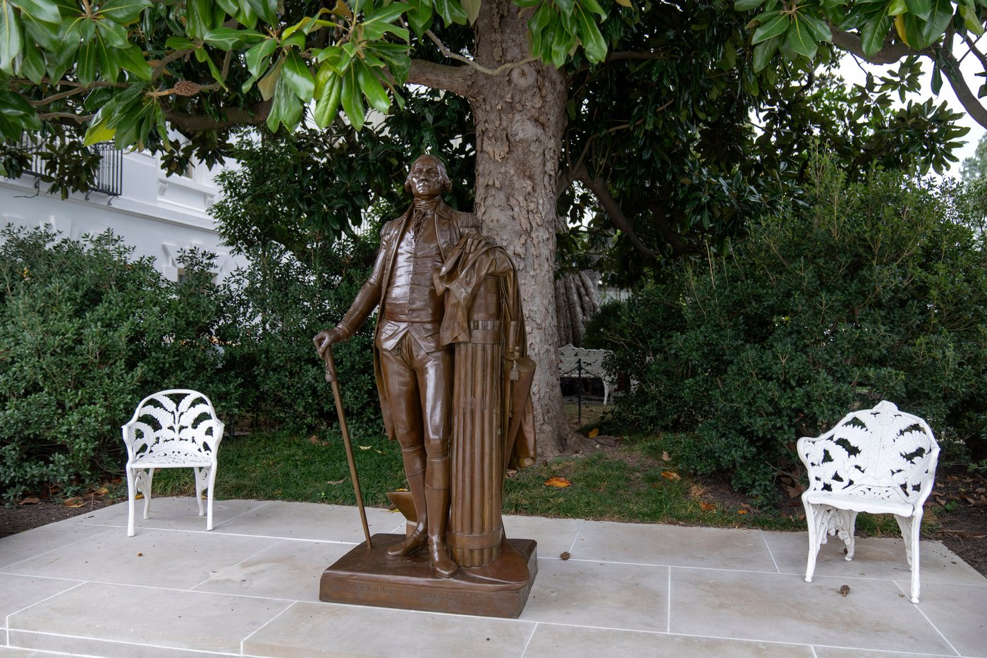 Inside Trump's remake of the White House Rose Garden. First a stone patio, then statues | iNFOnews.ca