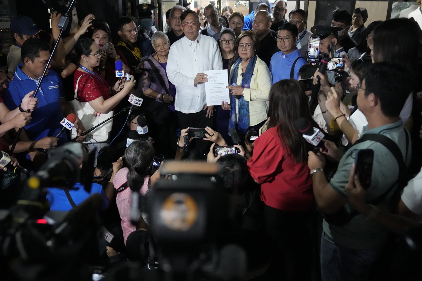 Impeachment complaint filed against Philippine Vice President Duterte after she threatened president | iNFOnews.ca