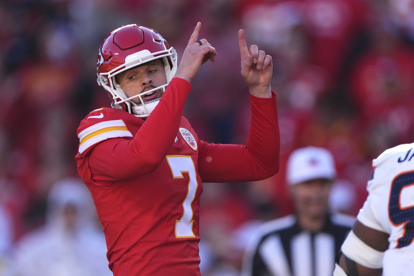 Chiefs K Harrison Butker has meniscus surgery in left, non-kicking knee, could be back this season | iNFOnews.ca
