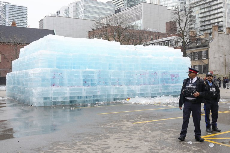 Drake fans continue to visit 'Iceman' structure as it's melted down by Toronto fire | iNFOnews.ca