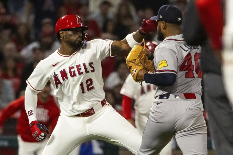 Brawl breaks out between Atlanta pitcher Lopez and Angels DH Soler | iNFOnews.ca