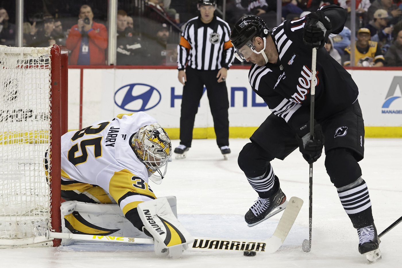 Crosby, Malkin help Penguins rally from 2 goals down to beat Devils 4-2 | iNFOnews.ca