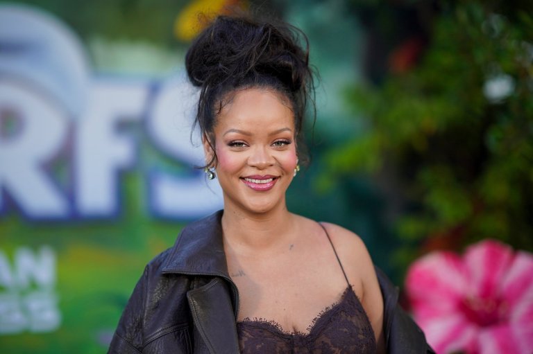 Multiple gunshots fired near Rihanna’s LA home and a woman is taken into custody | iNFOnews.ca