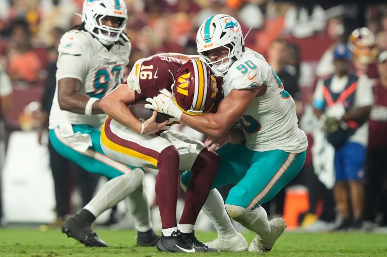 Commanders beat Dolphins 20-7 as Marcus Mariota leaves with a leg injury | iNFOnews.ca