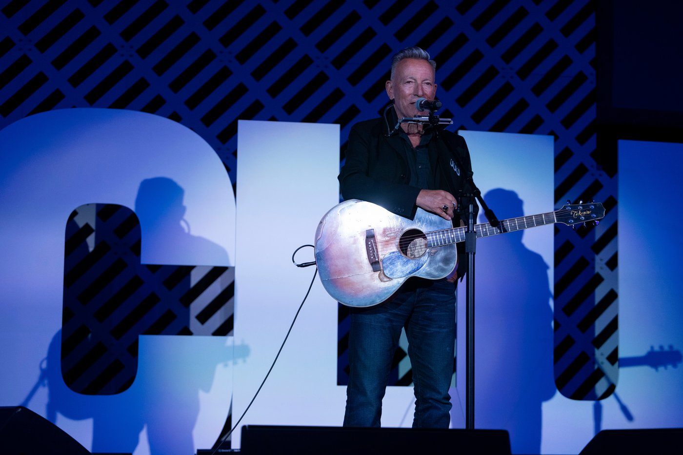 Kaepernick, Springsteen receive new ACLU award for activism in arts, business, science and sports | iNFOnews.ca Kaepernick, Springsteen receive new ACLU award for activism in arts, business, science and sports | iNFOnews.ca