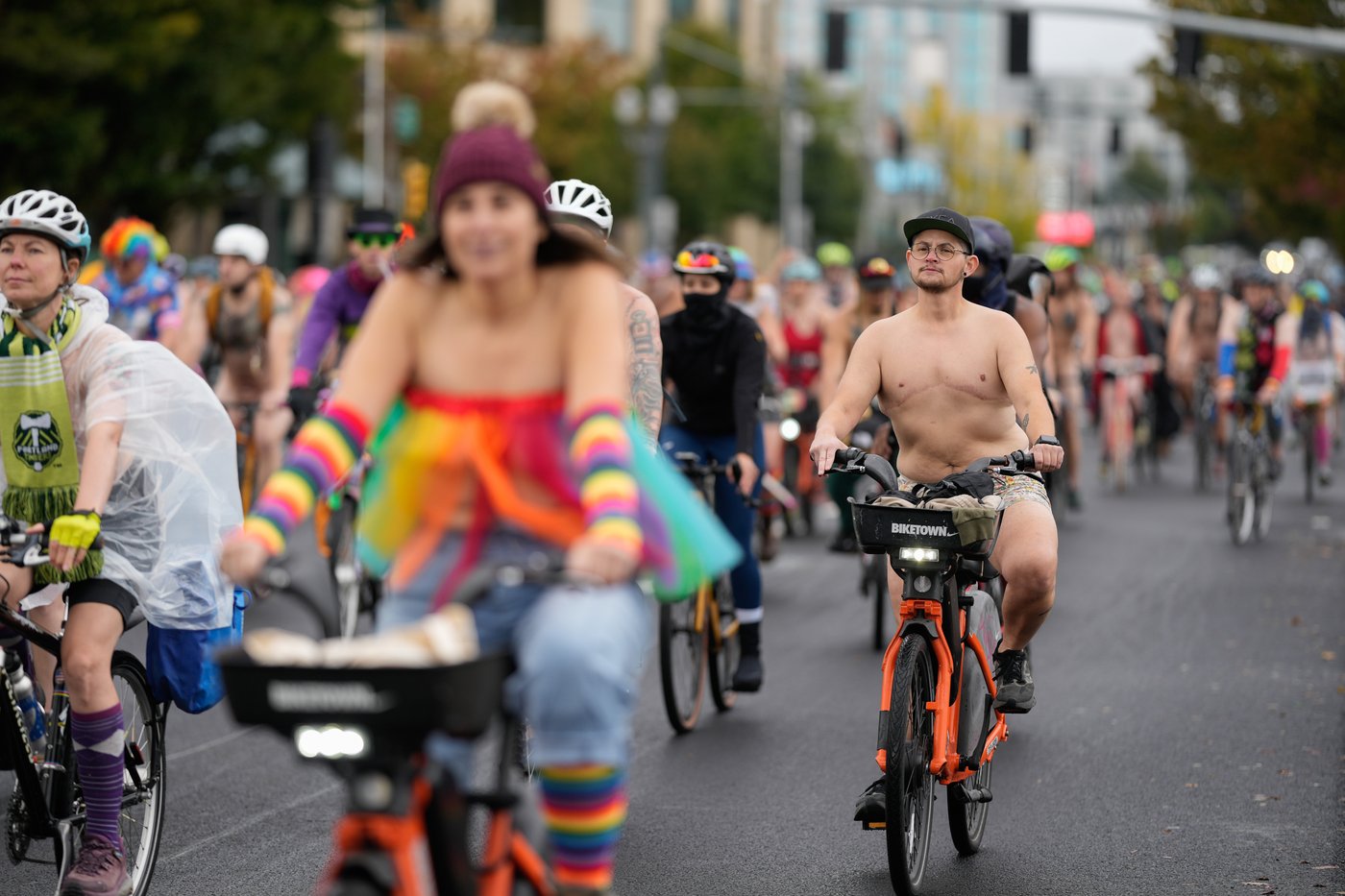 Naked bike riders demonstrate against federal troops in 'quintessentially Portland' protest | iNFOnews.ca Naked bike riders demonstrate against federal troops in 'quintessentially Portland' protest | iNFOnews.ca