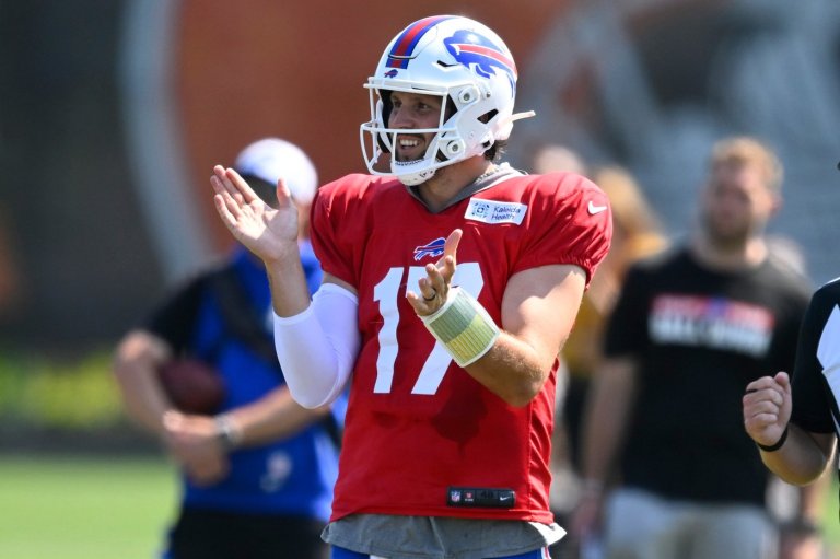 Allen gives Browns up-close view of franchise QB as Watson-Sanders battle nears finish | iNFOnews.ca