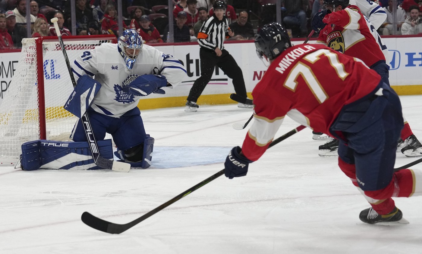 Panthers get 2nd win in last 8 games, roll past Maple Leafs 5-1 | iNFOnews.ca Panthers get 2nd win in last 8 games, roll past Maple Leafs 5-1 | iNFOnews.ca