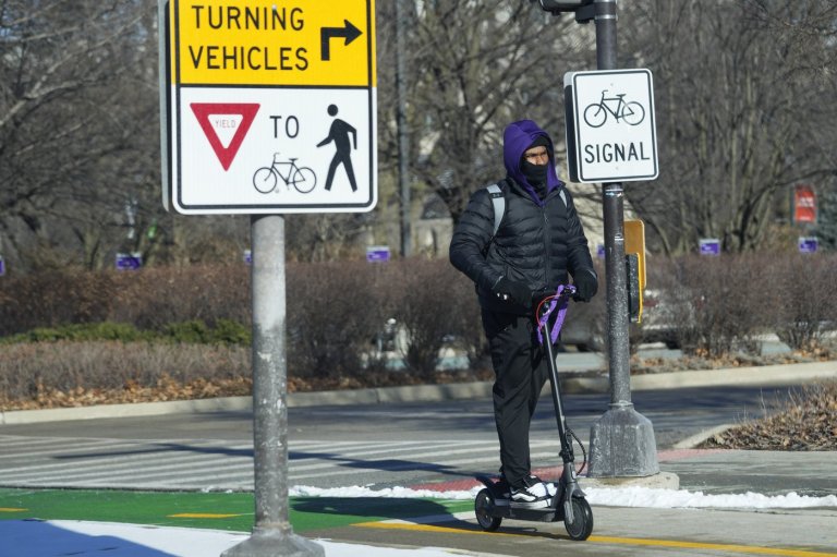 Police issue warning after woman dies in Vancouver e-scooter crash | iNFOnews.ca