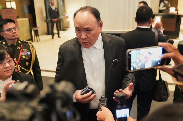Philippines protests China's sanctions against its defense chief as 'an unfriendly act' | iNFOnews.ca