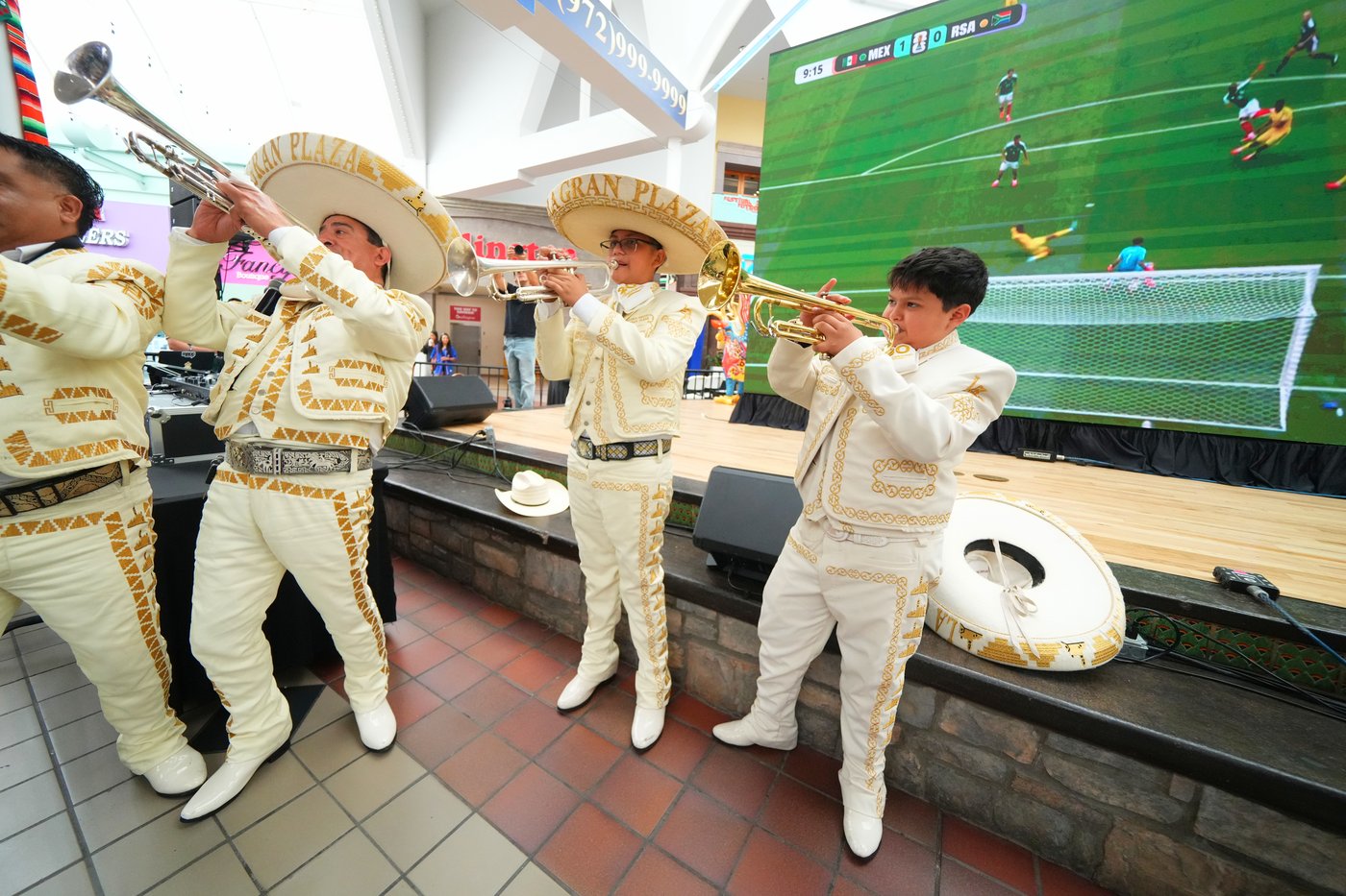 Soccer fans around the world watch the World Cup, in photos | iNFOnews.ca