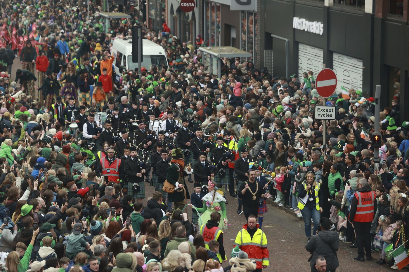Crowds pack Dublin's streets for national St. Patrick's Day parade | iNFOnews.ca