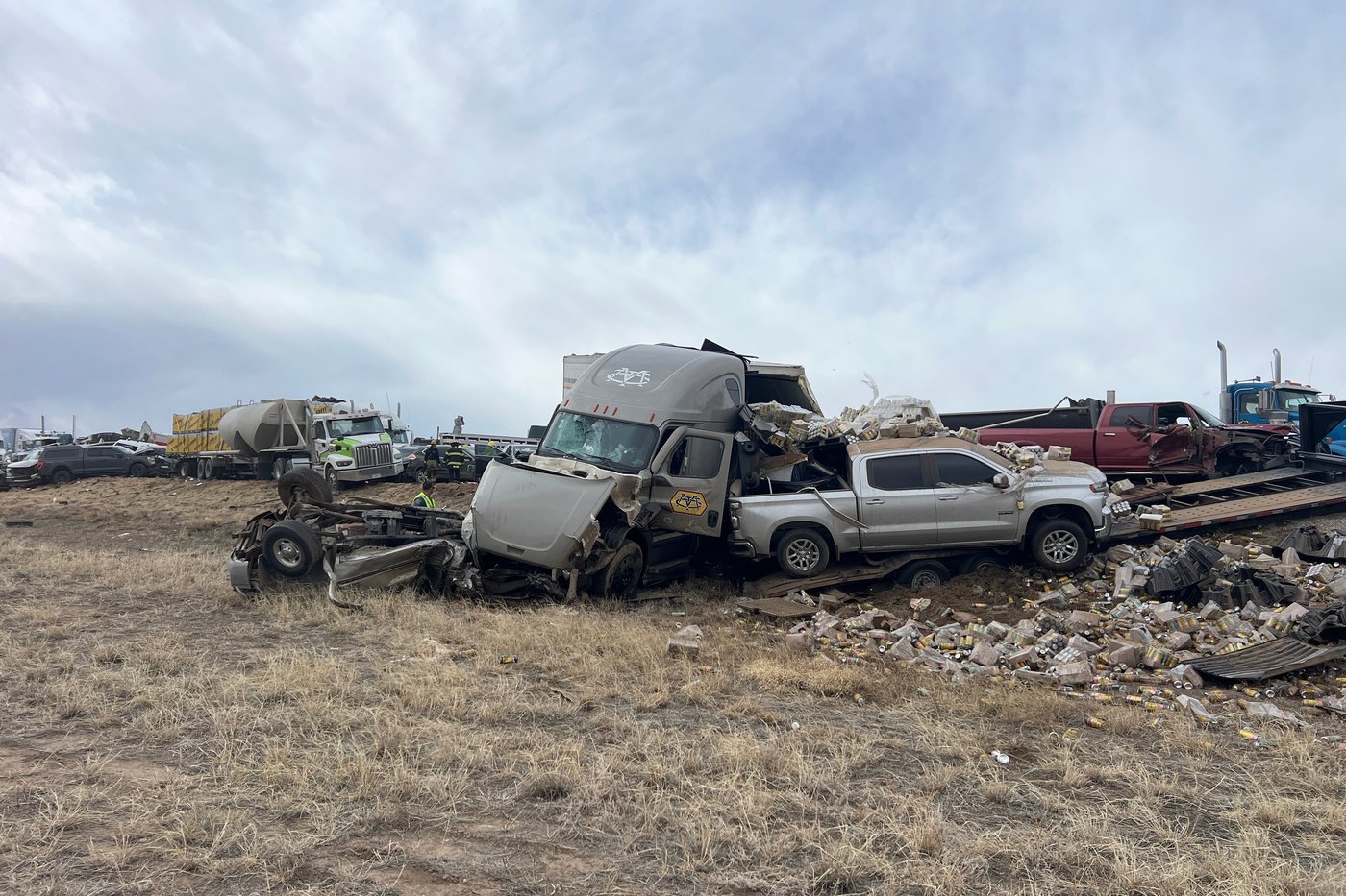 4 dead in crashes involving over 30 vehicles in 'brown out' conditions on Colorado interstate | iNFOnews.ca