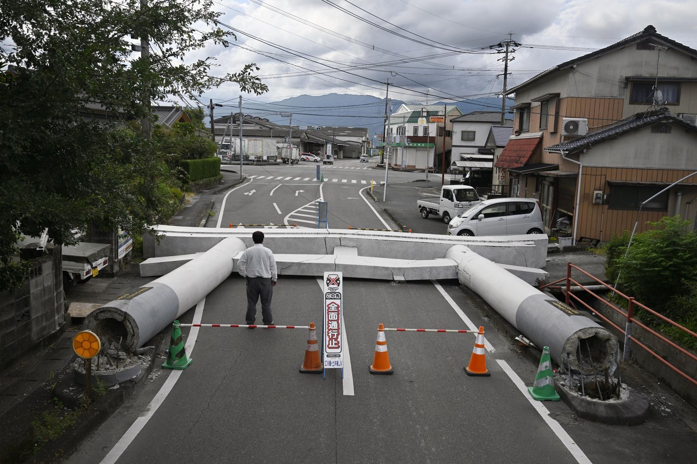 Photos show the aftermath of a damaging earthquake in southwestern Japan | iNFOnews.ca