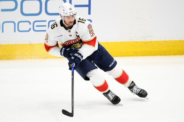 Florida's Aleksander Barkov has surgery, could miss entire season with knee injury | iNFOnews.ca
