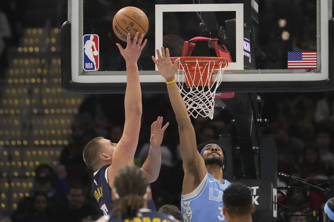Donovan Mitchell scores 28 as Cavaliers improve to 13-1 at home by beating Jokic and Nuggets 126-114 | iNFOnews.ca Donovan Mitchell scores 28 as Cavaliers improve to 13-1 at home by beating Jokic and Nuggets 126-114 | iNFOnews.ca