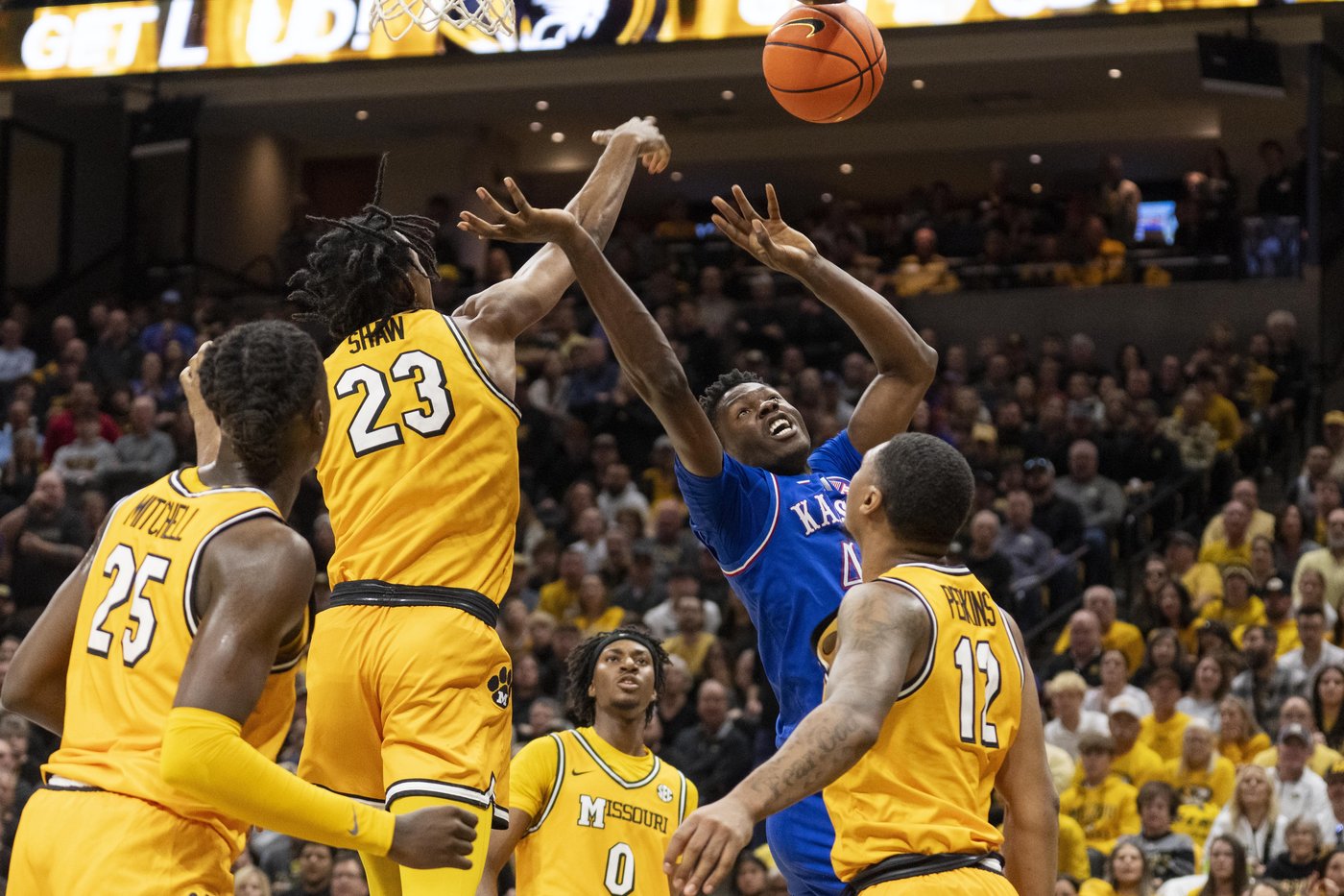 Tamar Bates scores 29 points to help Missouri beat No. 1 Kansas 76-67 | iNFOnews.ca Tamar Bates scores 29 points to help Missouri beat No. 1 Kansas 76-67 | iNFOnews.ca