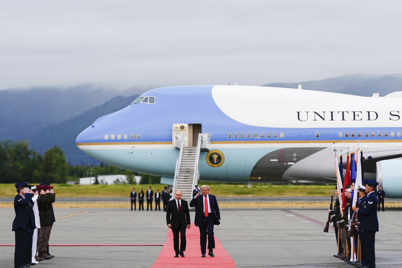 Summit puts Putin back on the global stage and Trump echoes a Kremlin position | iNFOnews.ca Summit puts Putin back on the global stage and Trump echoes a Kremlin position | iNFOnews.ca